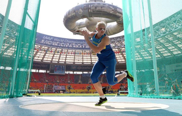 La lanceuse de disque Natalia Semenova participe au concours des Mondiaux de Moscou, le 10 ao&ucirc;t 2013.&nbsp; (FRANCK FIFE / AFP)