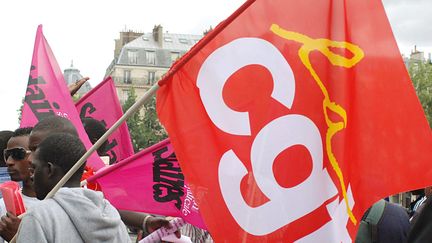 Lors d'un rassemblement&nbsp;soutenu par la CGT pour demander la régularisation des sans papiers, à µParis. Photo d'illustration (VINCENT KUOCH / WOSTOK PRESS / MAXPPP)