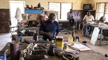 Le centre pratique des tarifs modérés mais pas gratuits et fabrique aussi des prothèses. Mais "nous manquons de personnel et de matériel de fabrication", regrette l’un de ses directeurs. (JOHN WESSELS / AFP)