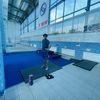 Oleksandr Zheltiakov s’entraîne pour les Jeux olympiques de Paris 2024 dans la piscine de Dnipro (Ukraine), le 21 juillet 2023. (BEN BARNIER / FRANCEINFO)