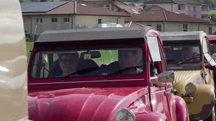 Automobile : la fête mondiale de la 2 CV bat son plein en Suisse (France 3)