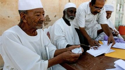 Bureau de vote à Khartoum (11 avril 2010) (AFP / Ashraf Shazly)