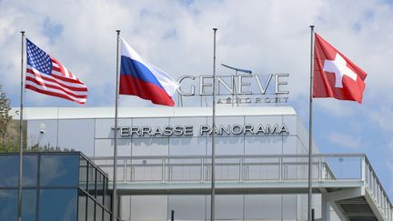 L'aéroport de Genève, en Suisse, le 15 juin 2021. (DENIS BALIBOUSE / AFP)