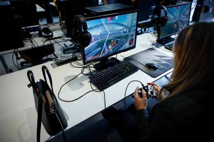 Photo d'illustration dans les locaux de l'équipe Vitality, en novembre 2021, qui figure parmi les meilleurs clubs d'esport d'Europe. (THOMAS PADILLA / MAXPPP)