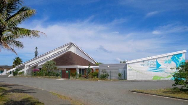 &nbsp; (Le musée maritime de Nouméa, en forme de pyramide © Luc Faucompré)