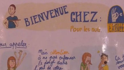 Pour cette première série consacrée aux bistrots de région, direction L'oreille cassée à Toulouse (Haute-Garonne), l'histoire peu ordinaire de deux jeunes hommes sourds.
 (France 2)