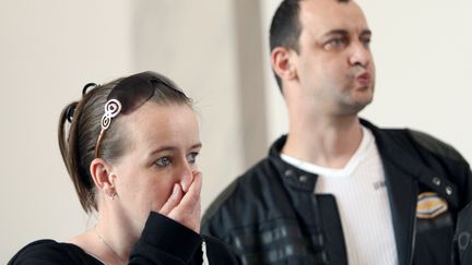 Sandrine et Franck Lavier au tribunal correctionnel de Boulogne-sur-Mer (Pas-de-Calais), le 7 juillet 2011. (BENJAMIN POTDEVIN / AFP)