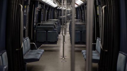 Un métro vide, à Paris, le 17 octobre 2020. (ABDULMONAM EASSA / AFP)