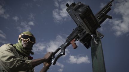 Un soldat malien, le 25 f&eacute;vrier, &agrave; Gao, dans le nord du Mali. (JOEL SAGET / AFP)