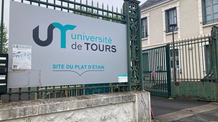 L'entrée du site du plat d'étain de l'université de Tours. (MARGAUX STIVE / RADIO FRANCE)