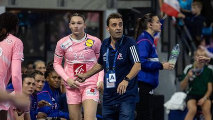 Regarder la vidéo Euro de handball : Sébastien Gardillou, l’homme de l’ombre désormais dans la lumière pour sa première compétition à la tête des Bleues