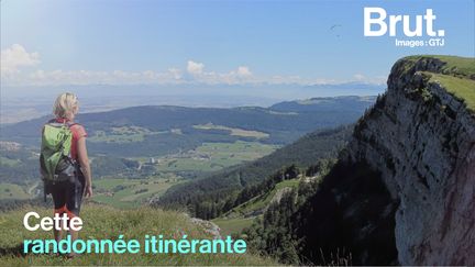 Dans le massif du Jura, cette randonnée itinérante dévoile les sites culturels et historiques qui bordent la frontière franco-suisse.&nbsp; (BRUT)