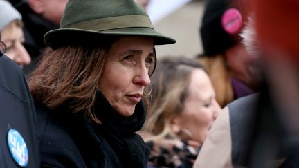 Sophie Binet, la secrétaire générale de la CGT, dans le cortège parisien de la manifestation des fonctionnaires, le 5 décembre 2024. (ALAIN JOCARD / AFP)