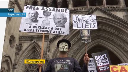 Les soutiens à Julian Assange à Londres (FRANCEINFO)