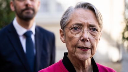 La Première ministre Elisabeth Borne lors d'une réunion avec l'intersyndicale à Matignon le 5 avril 2023. (XOSE BOUZAS / HANS LUCAS)