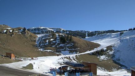 La station de Chamrousse&nbsp;(Isère), à 1 650 mètres d'altitude, le 25 décembre 2015.