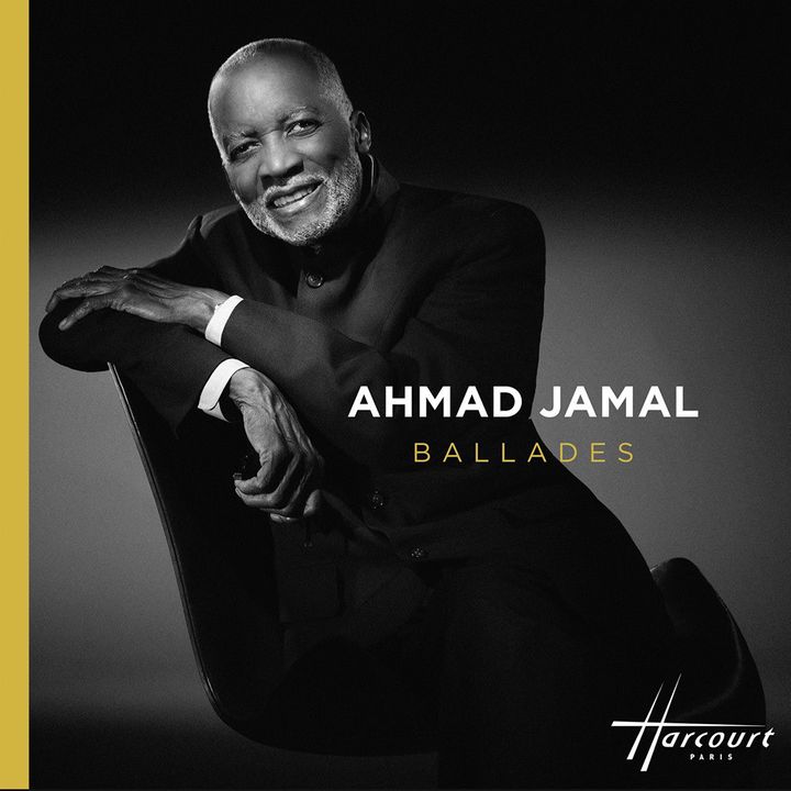 Ahmad Jamal photographié par les studios Harcourt pour la pochette de son album "Ballades" (2019) (Harcourt / Jazz Village / Pias)