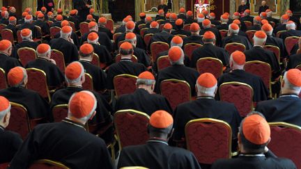 Le pape Beno&icirc;t XVI s'exprime une derni&egrave;re fois devant la curie au Vatican, le 28 f&eacute;vrier 2013. (OSSERVATORE ROMANO / AFP)