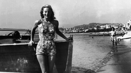 L'actrice Michèle Morgan pose lors du premier festival de Cannes, en 1946. Cette année-là, elle reçoit le&nbsp;prix de l'interprétation féminine pour "La Symphonie Pastorale". (SERGE DE SAZO / GAMMA-RAPHO)