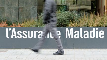 Un membre du r&eacute;seau, vraiment malade, passait les visites m&eacute;dicales &agrave; la place des clandestins, pour obtenir des titres de s&eacute;jour.&nbsp; (PHILIPPE HUGUEN / AFP)