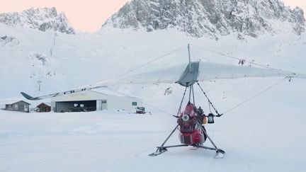 Le 13 Heures vous emmène dans le massif de la Vanoise en Savoie, dans des sites appréciés des amateurs de sensations fortes, en altitude, sous la glace ou dans les airs.&nbsp; (FRANCE 2)