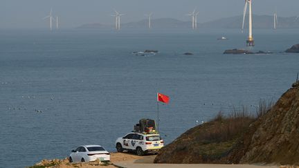 Vue sur le détroit de Taïwan, vers la zone où la Chine a mené des manœuvres militaires durant trois jours, le 10 avril 2023. (GREG BAKER / AFP)