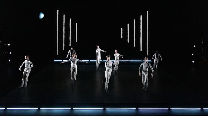 Le spectacle "Relative Calm" de Robert "Bob" Wilson et Lucinda Childs à la Grande Halle de La Villette à Paris (Lucie Jansch)