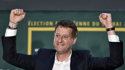 Yannick Jadot réagit à la troisième place de la liste EELV aux élections européennes, le 26 mai 2019 à Paris. (STEPHANE DE SAKUTIN / AFP)