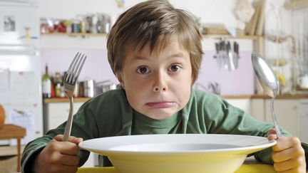 &nbsp; (enfant refusant de manger  © Fotolia)