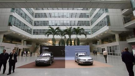 Vue de l'entrée du batiment Développement et Projets du Technocentre Renault, à Guyancourt (Yvelines). (AFP - Medhi Fedouach)