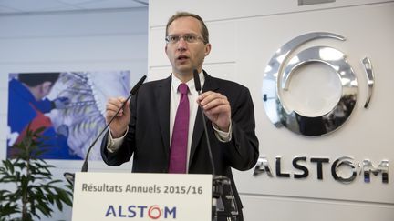 Henri Poupart-Lafarge, le PDG du groupe Alstom, le 11 mai 2016, lors d'une conférence de presse, à Saint-Ouen (Seine-Saint-Denis).&nbsp; (MAXPPP)