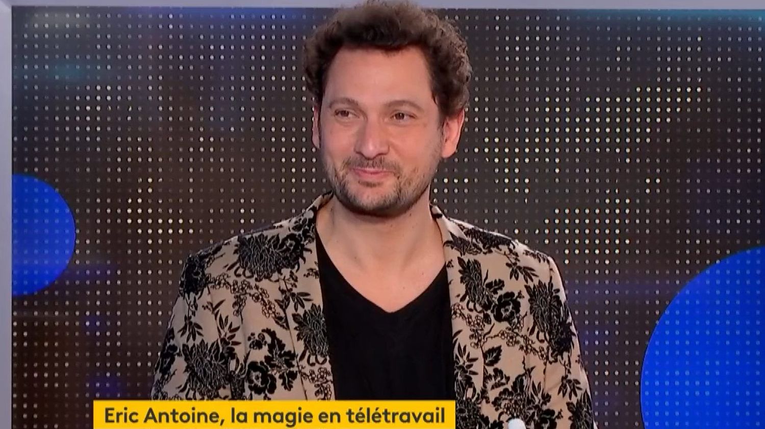 Culture Avec "Connexions", Éric Antoine réinvente les spectacles de magie