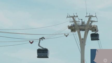 Un jour en France : des seniors réalisent leur baptême de l’air (FRANCE 2)