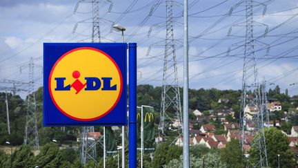 Une employ&eacute;e d'un Lidl&nbsp;de Nancy (Meurthe-et-Moselle) a &eacute;t&eacute; d&eacute;dommag&eacute;e, le 17 octobre 2014, apr&egrave;s avoir &eacute;t&eacute; licenci&eacute;e pour avoir vol&eacute; &ndash; selon la direction &ndash; une viennoiserie, en 2012. (STÉPHANE OUZOUNOFF / AFP)