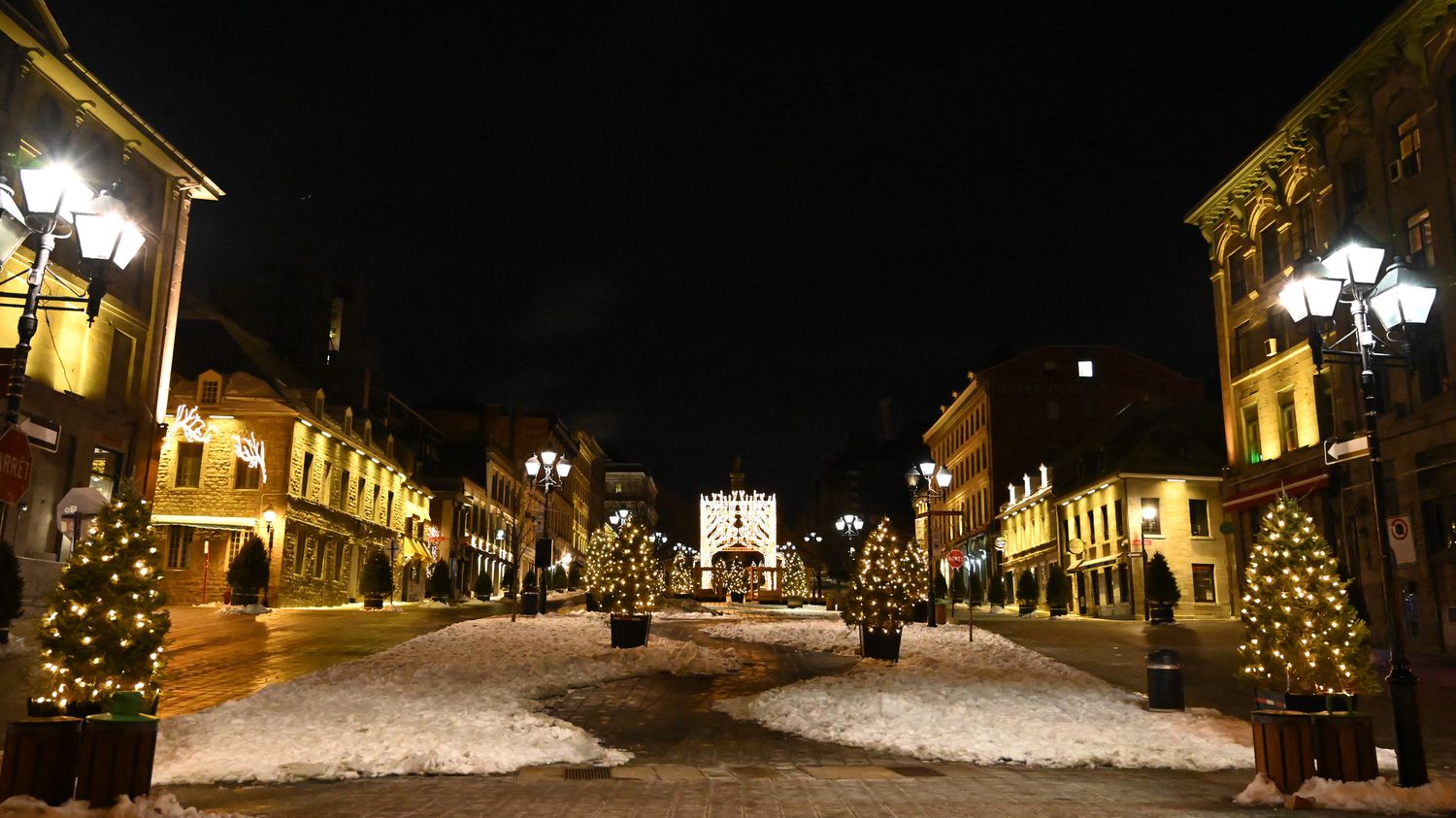 Quebec establishes a 10-hour curfew and bans meetings