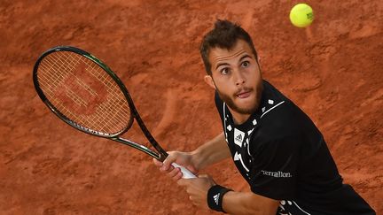 Hugo Gaston lors du troisième tour de Roland Garros, le 28 mai 2022.&nbsp; (JULIEN DE ROSA / AFP)