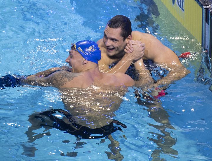 Caeleb Dressel et Florent Manaudou lors de la finale du 50 mètres nage libre de l'International Swimming League (ISL) à Las Vegas, le 21 décembre 2019. (MARK RALSTON / AFP)