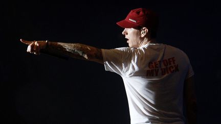 Eminem pointe un doigt accusateur contre ses détracteurs sur le remix de "Chloraseptic" (ici sur scène en mars 2016 à Santiago du Chili).
 (Sebastian Silva/EFE/Newscom/MaxPPP)