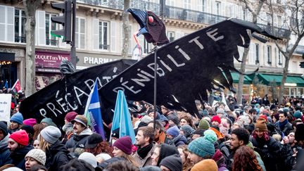 Paris - Manifestation à l'appel de l'intersyndicale, qui appelait à la grève ce jeudi 19 janvier, contre la réforme du gouvernement sur les retraites. (GERARD CAMBON / LE PICTORIUM / MAXPPP)