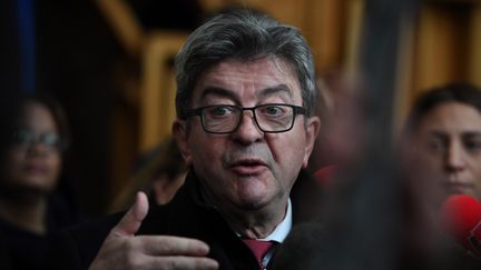 Plan de relance de l’automobile : "C’est du saupoudrage", pense Jean-Luc Mélenchon