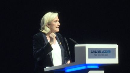 Regarder la vidéo Rassemblement national : Marine Le Pen lance 