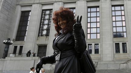 La militante canadienne Terri-Jean Bedford devant la Cour supr&ecirc;me, &agrave; Ottawa, capitale du Canada, le 13 juin 2013.&nbsp; (CHRIS WATTIE / REUTERS)