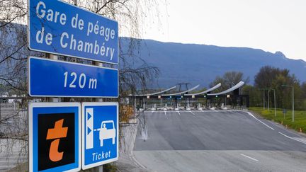 La gare de péage de Chambéry, le 4 avril 2020. Photo d'illustration. (VINCENT ISORE / MAXPPP)