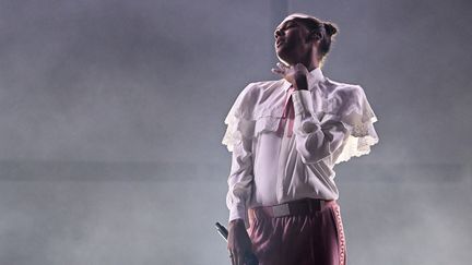 Le chanteur belge Stromae à Rock en Seine, à Paris, dimanche 28 août 2022. (ANNA KURTH / AFP)