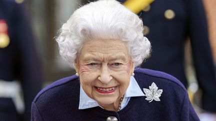 La reine Elizabeth II à Windsor (Royaume-Uni), le 6 octobre 2021.&nbsp; (STEVE PARSONS / AFP)