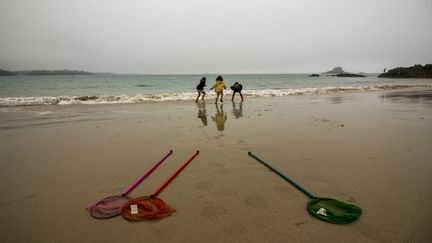 Vacances : l'épuisette, indispensable des plages