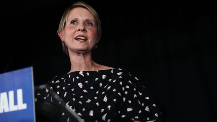 La candidate à la primaire démocrate Cynthia Nixon prononce un discours à New York (Etats-Unis), le 13&nbsp;septembre 2018. (SPENCER PLATT / GETTY IMAGES NORTH AMERICA / AFP)