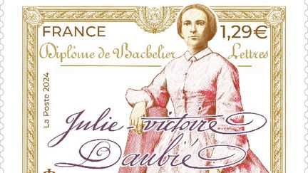 Le 11 mars 2024, La Poste émet un timbre à l’effigie de Julie-Victoire DAUBIÉ, première femme à obtenir le baccalauréat en 1861. (HANDOUT / LA POSTE/ AFP PHOTO)