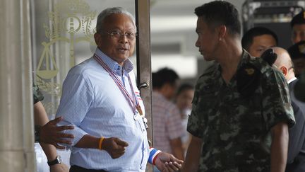 Suthep Thaugsuban, leader des opposants au gouvernement tha&iuml;landais, lors de sa lib&eacute;ration le 26 mai 2014 &agrave; Bangkok (Tha&iuml;lande). (CHAIWAT SUBPRASOM / REUTERS)