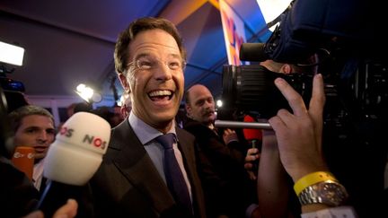 Le Premier ministre n&eacute;erlandais, Mark Rutte, &agrave; l'annonce des premiers r&eacute;sultats des &eacute;lections l&eacute;gislatives, &agrave; La Haye, le 12 septembre 2012. (EVERT-JAN DANIELS / ANP / AFP)